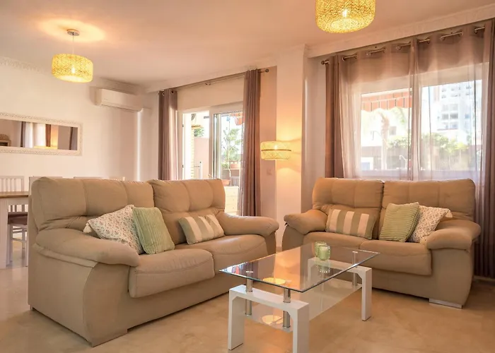 Palm Beach Parking Piscina Andra Fuengirola