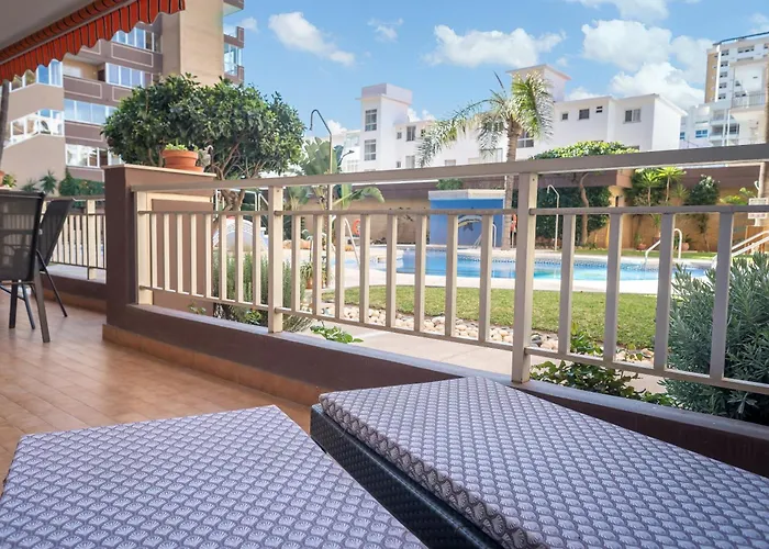 Palm Beach Parking Piscina Andra Fuengirola