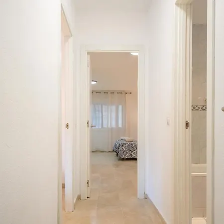 Palm Beach Parking Piscina Andra アパート フエンヒロラ