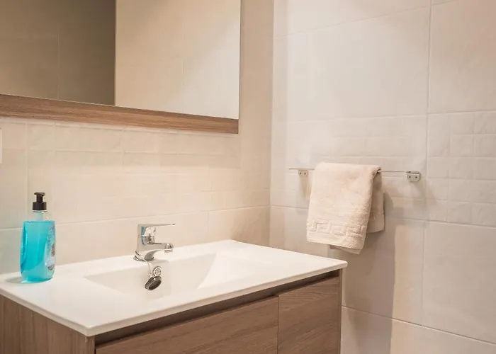 Palm Beach Parking Piscina Andra 푸엔히롤라